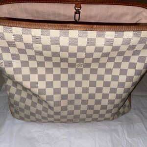 Louis Vuitton Never Full